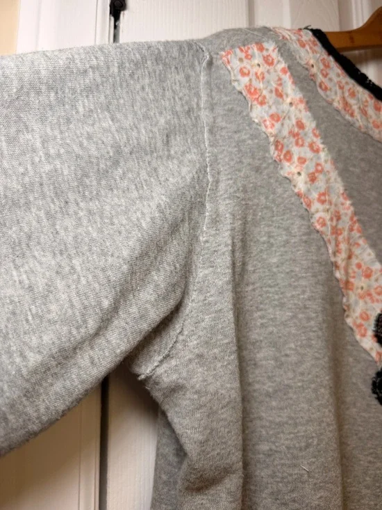 POL Lace Flower Patchwork Bohemian Top Gray Long Sleeve Medium Vintage Vibes - Picture 11 of 15